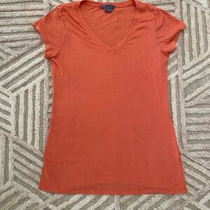 Vince Terracotta V-Neck Short Sleeve Tee.  Super Soft Cotton.  Small.